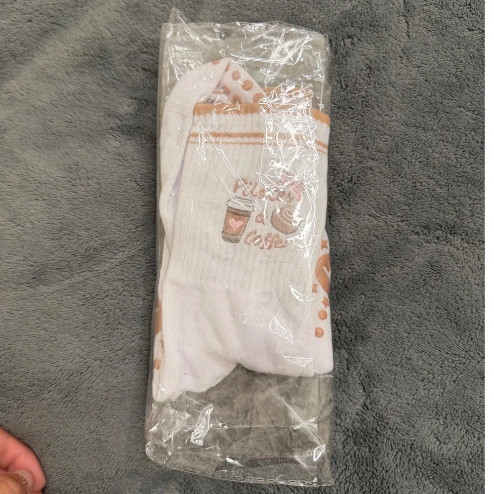 Yoga Grip Socks Women OS White Pilates & Coffee Yoga Lagree Crew
